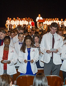 White Coat Ceremony 2020 photo oath reading White Coat Ceremony 2020 photo oath reading
